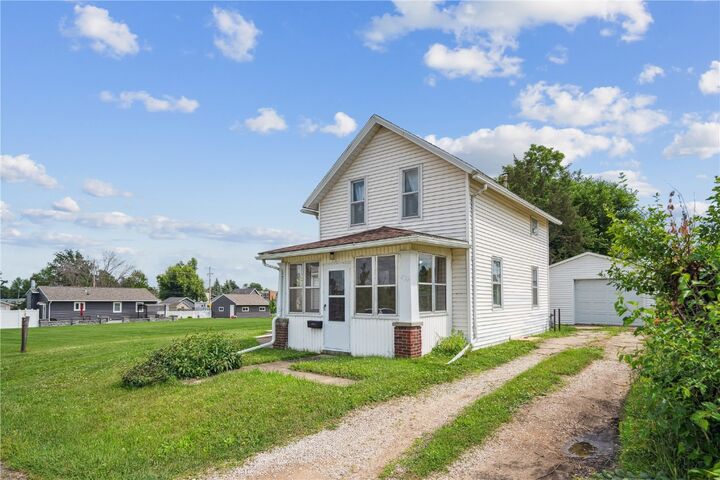 Property Photo: 409 Railroad Street IA 52228