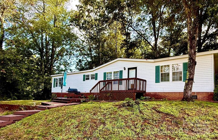 51 Farmstead Road  Leicester NC 28748 photo