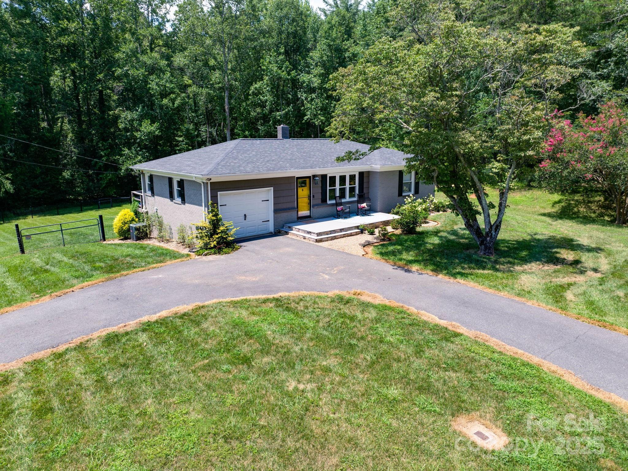 Property Photo:  1783 Goodman Lake Road  NC 28655 