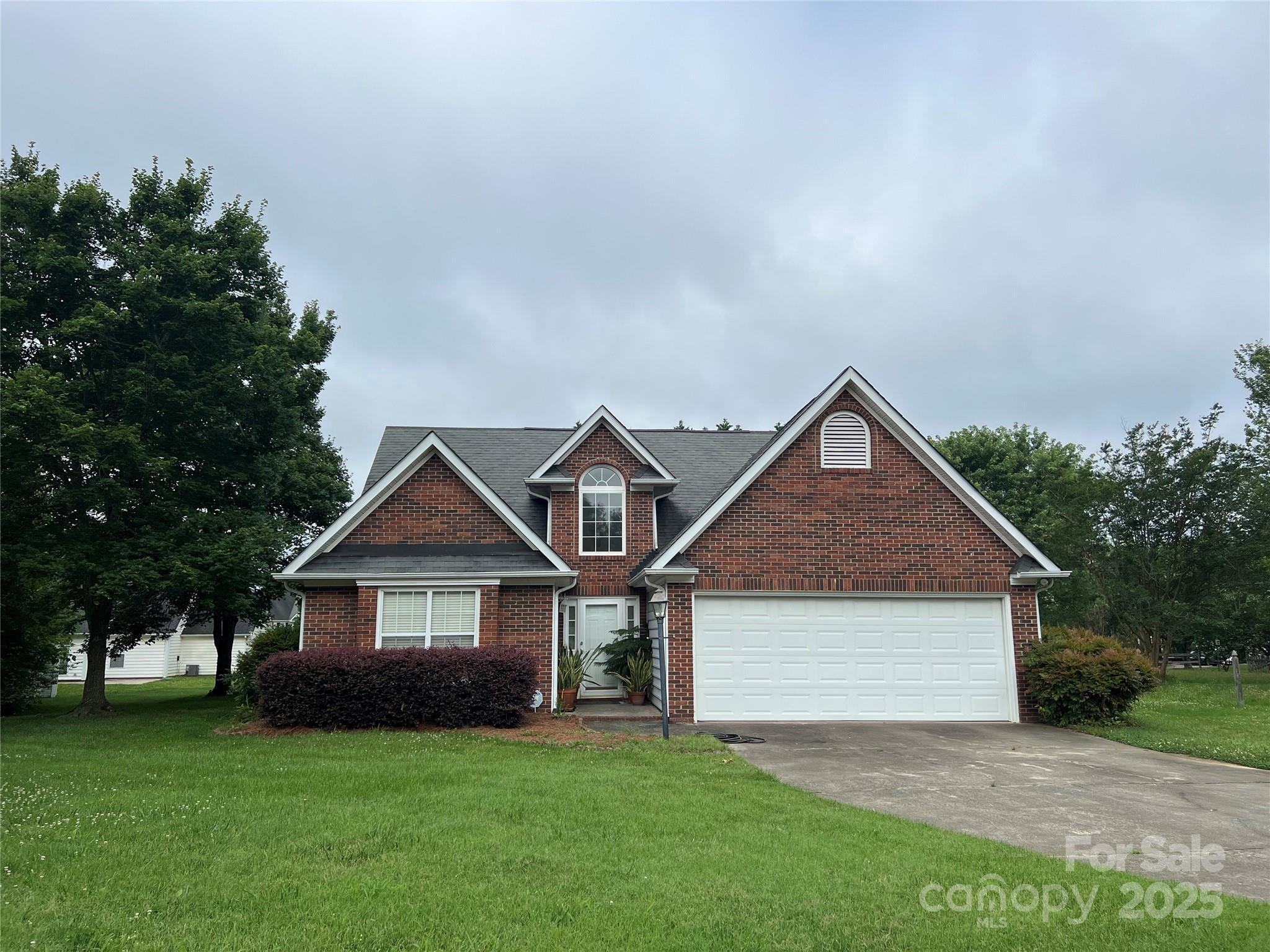 Property Photo: 2306 Planters Knoll Drive NC 28110