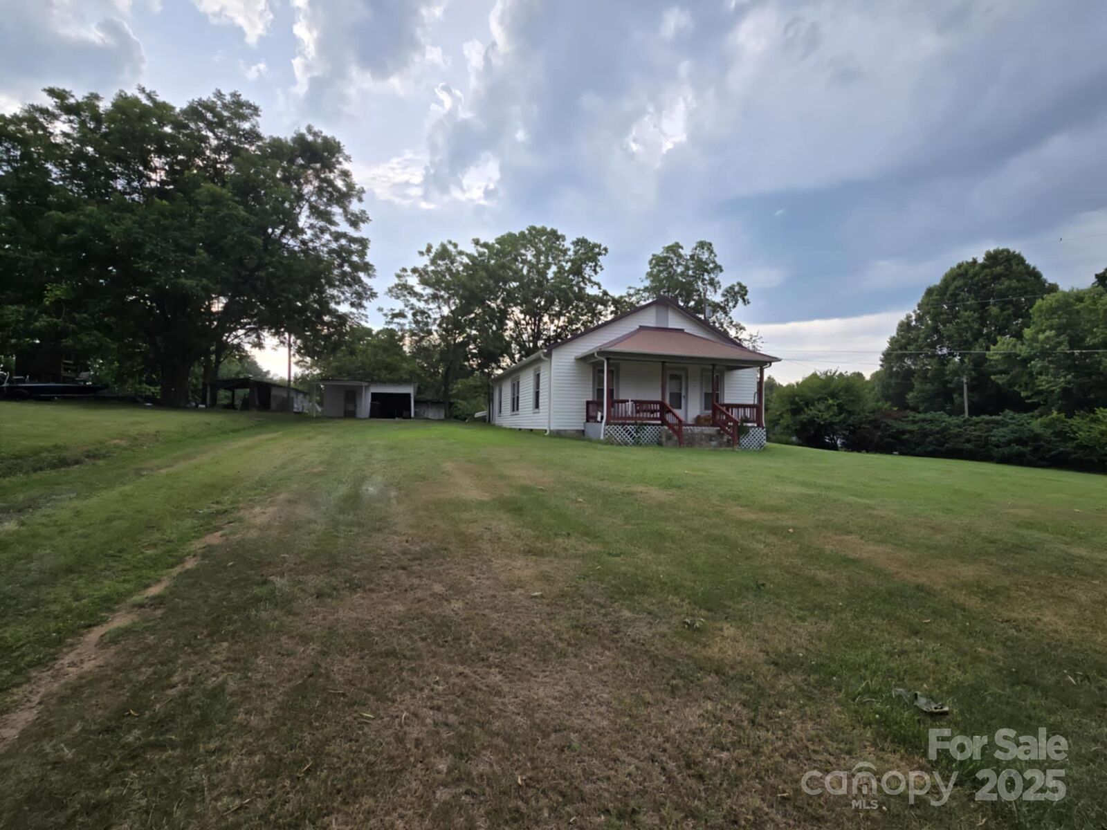 Property Photo: 7601 Rhodhiss Road NC 28612