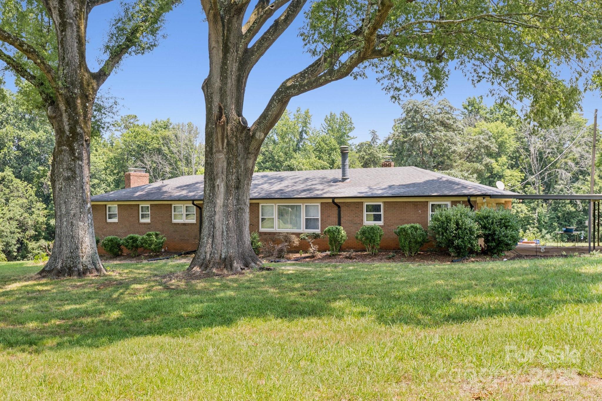 Property Photo: 8110 Arlington Church Road NC 28227
