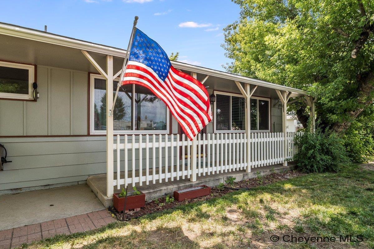 Property Photo:  1185 W Leisher Rd  WY 82007 