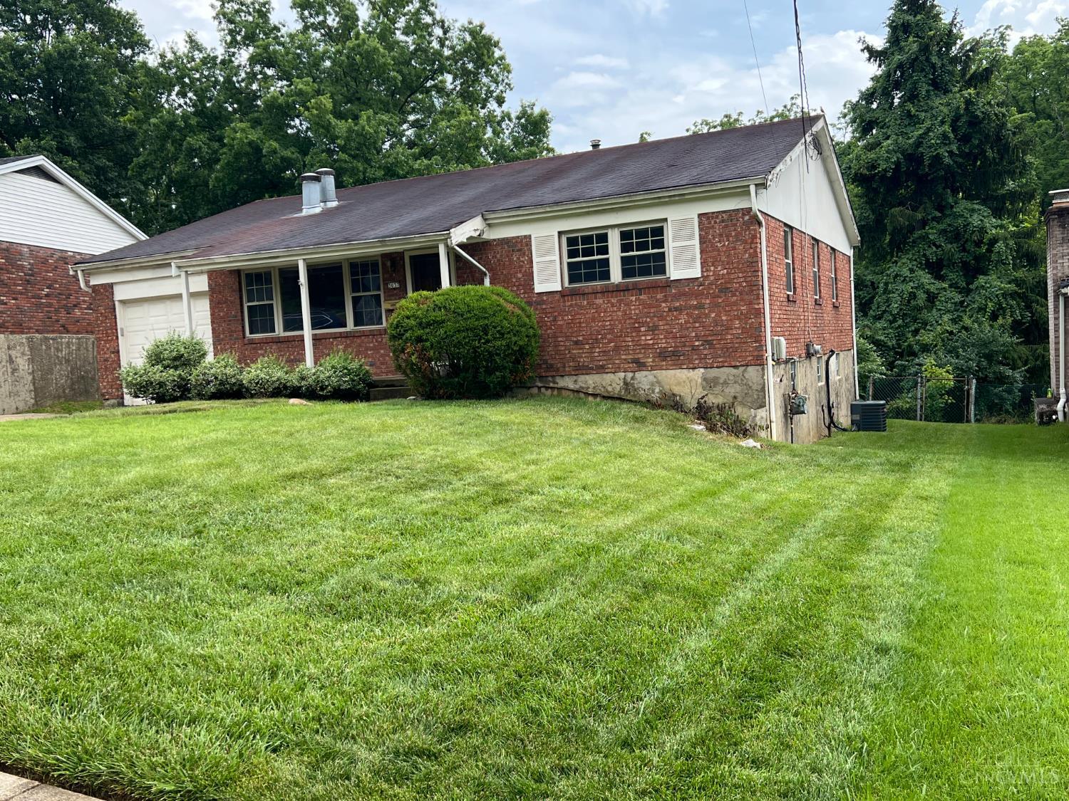 Property Photo: 3037 Goda Avenue OH 45211