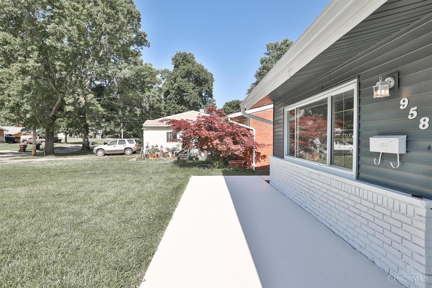 Property Photo: 958 Hollytree Drive OH 45231