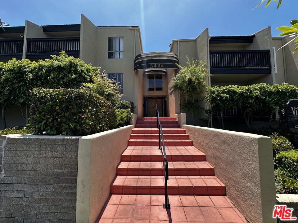 Property Photo: 3422 Maricopa St CA 90503