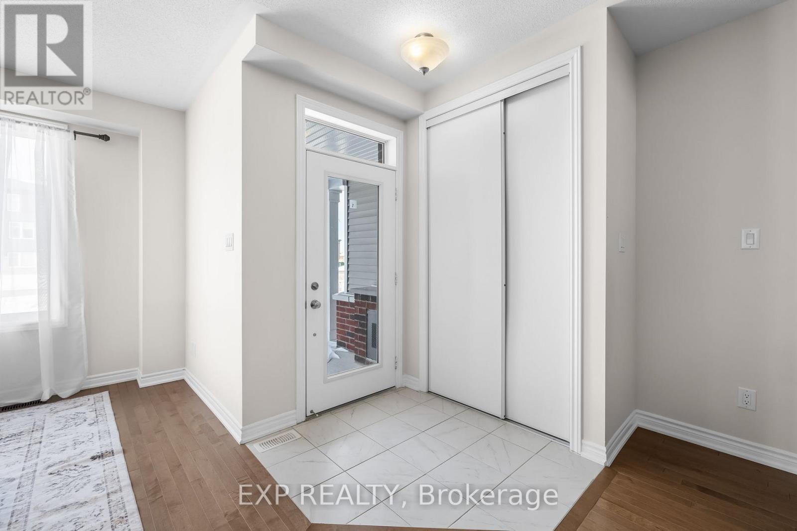 Property Photo: 1074 Chapman Mills Drive ON K2J 6P5