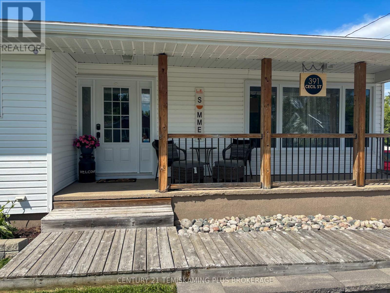 Property Photo: 391 Cecil Street ON P0J 1K0