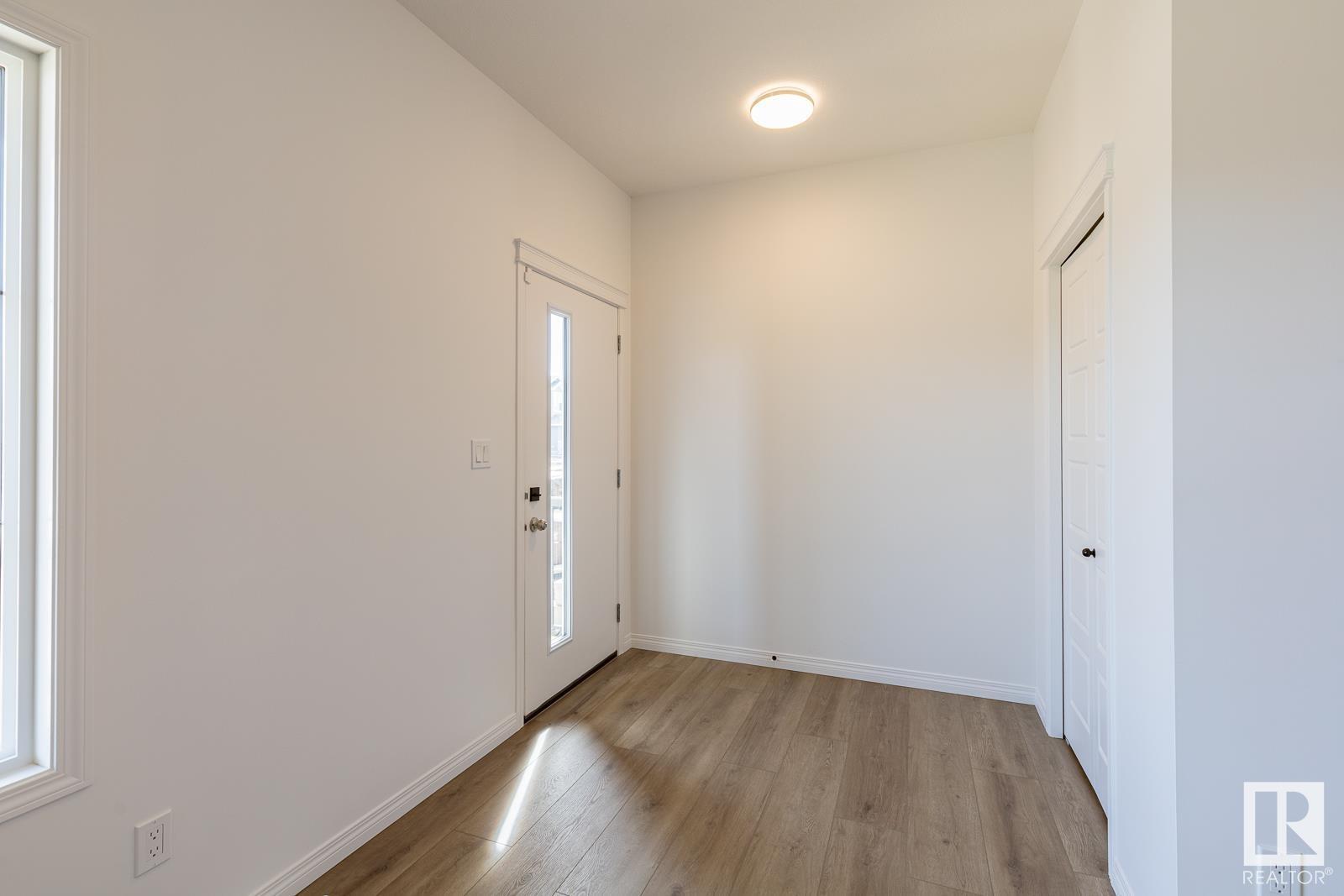 Property Photo: 32 Resplendent Way AB T8N 8B3