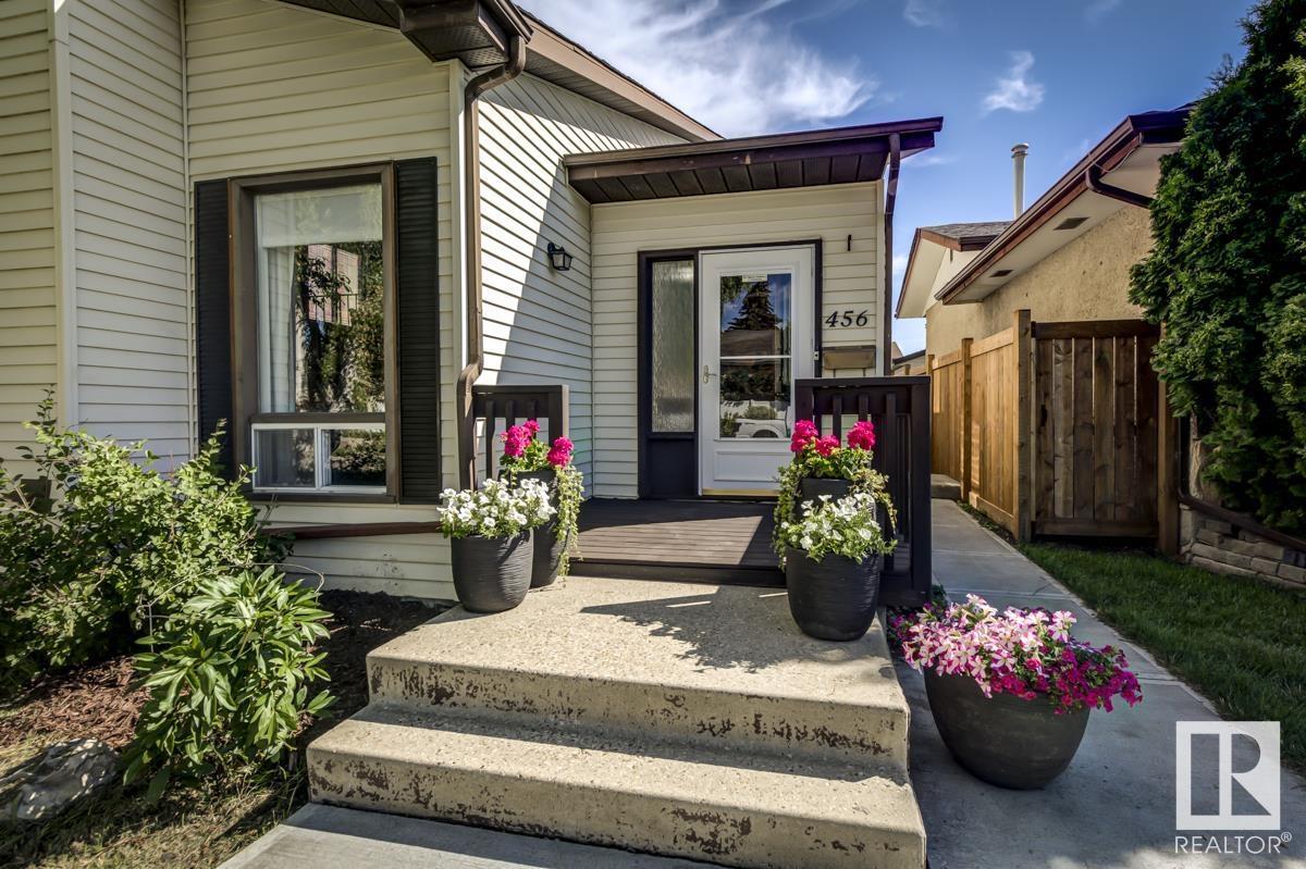 Property Photo:  456 Kirkpatrick Crescent NW  AB T6L 5E1 
