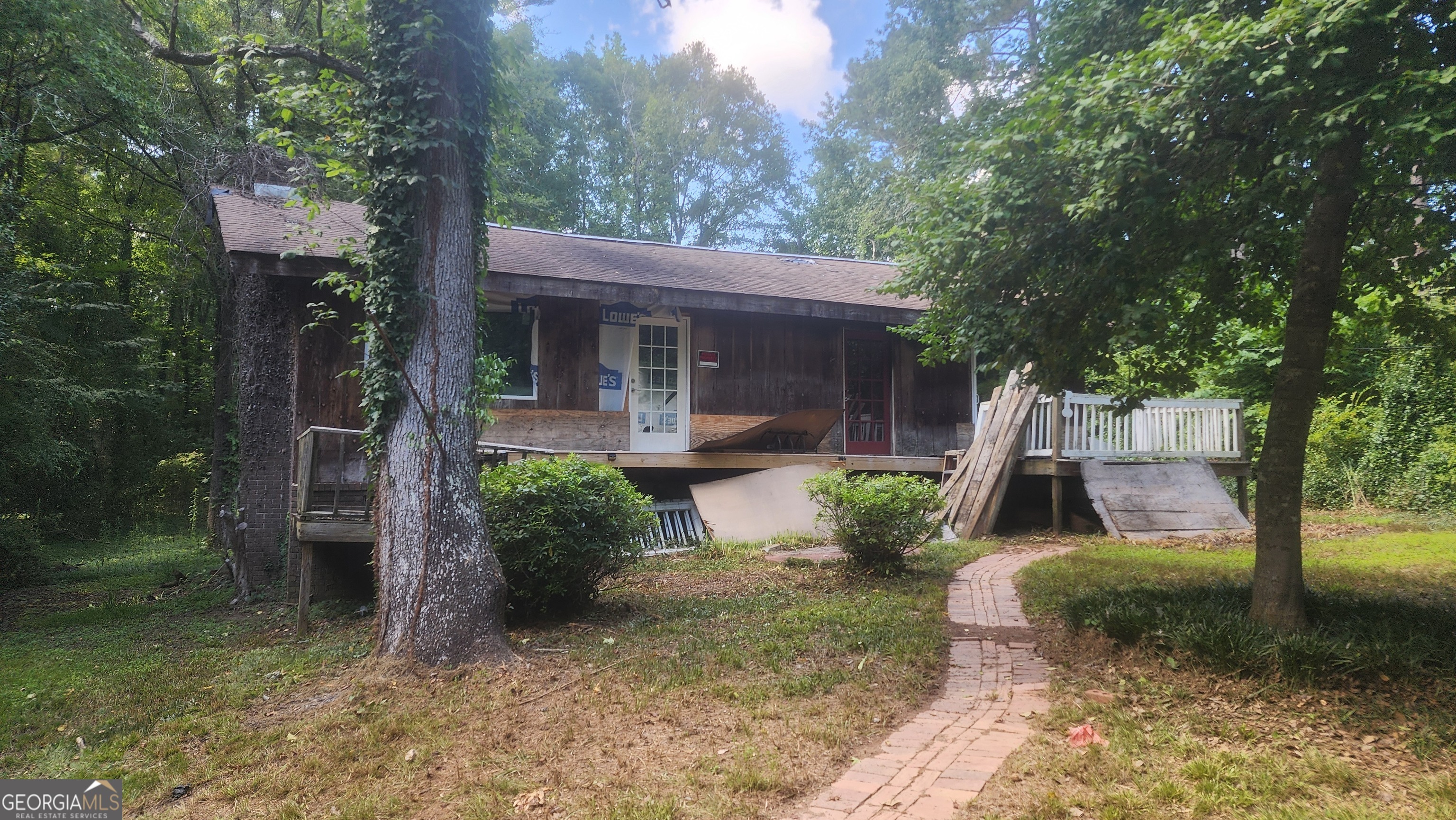 Property Photo: 1174 Coyote Court GA 31220