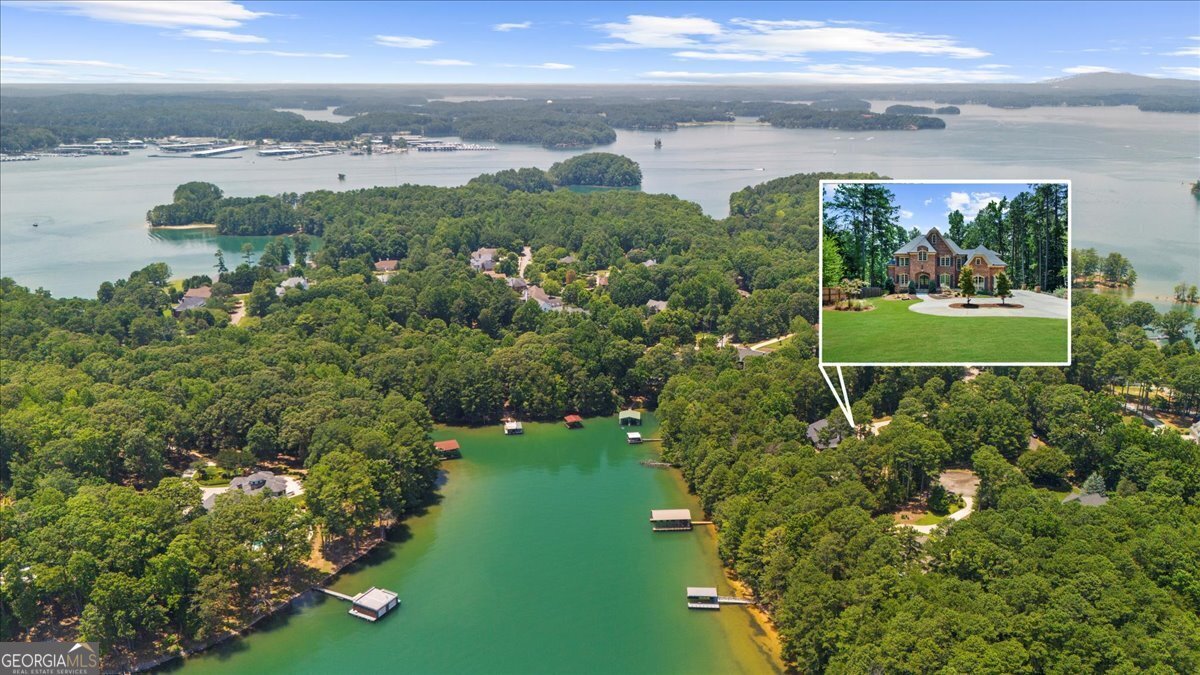 Property Photo: 6806 Misty Cove Lane GA 30542