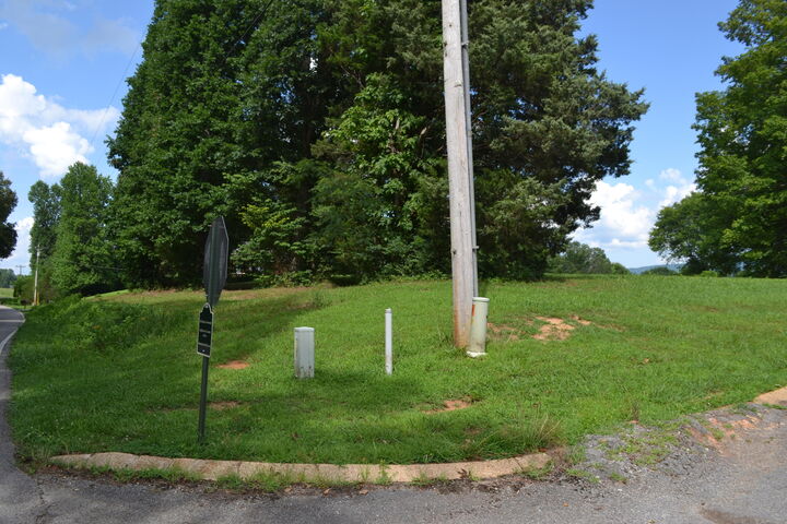 Property Photo: 16 Old State Hwy 28 TN 37367