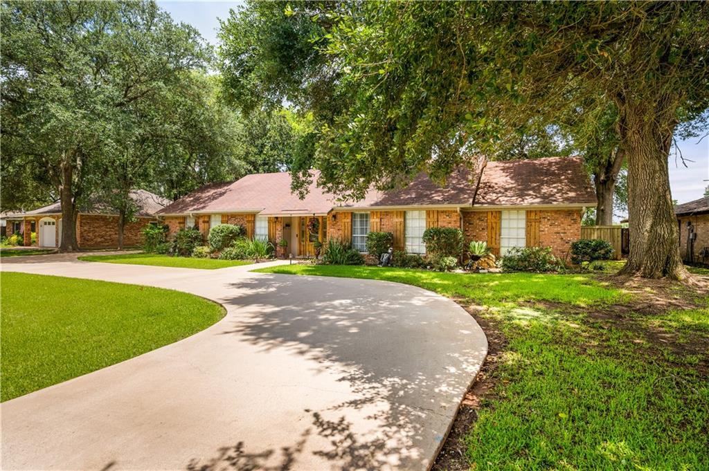 Property Photo: 400 Parkway Drive LA 71457