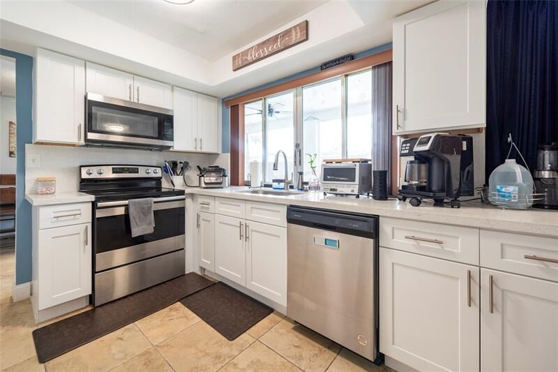 Property Photo: 9081 NW 21st Mnr FL 33322