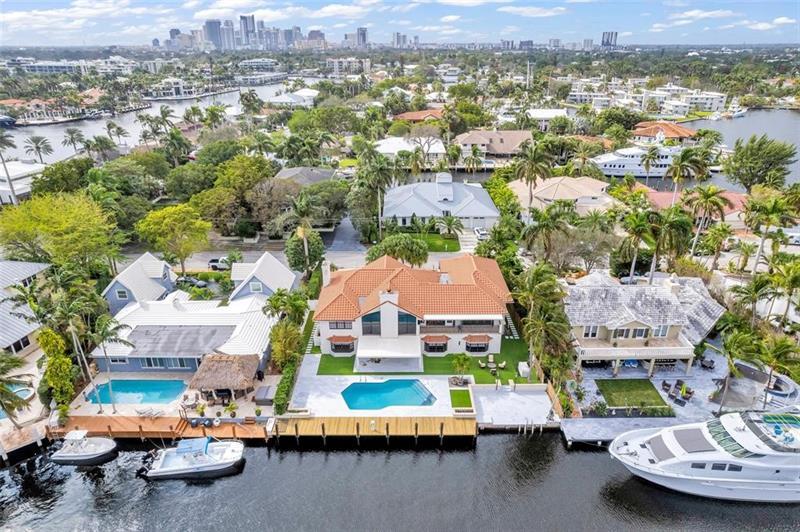 Property Photo: 616 3rd Key Drive FL 33304