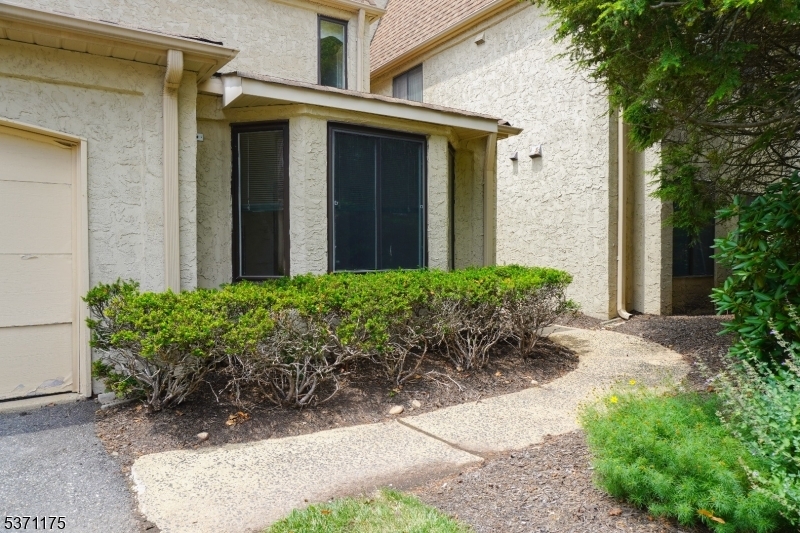 Property Photo: 14 Carriage Pl NJ 08820