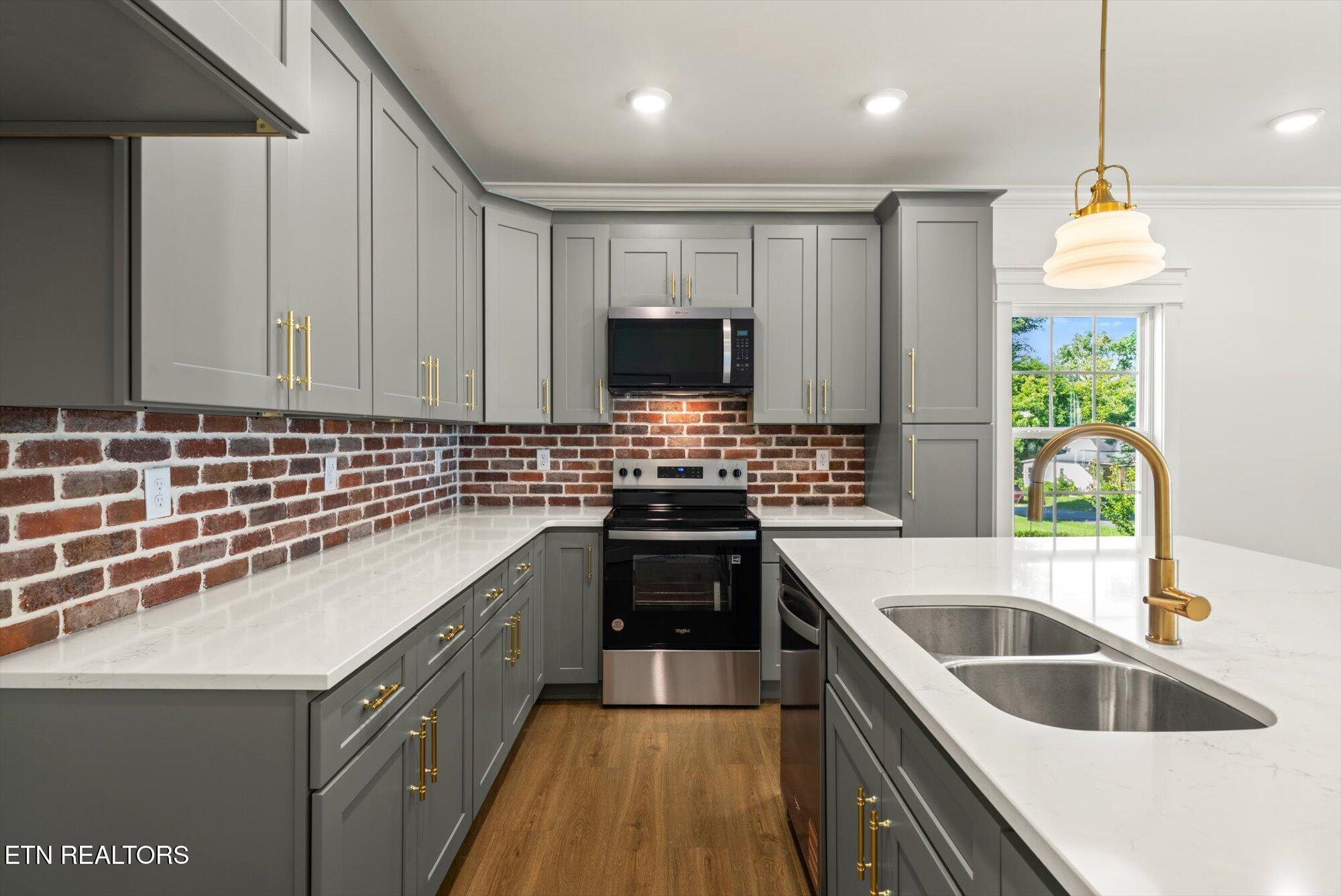Property Photo: 911 Indiana Ave TN 37331