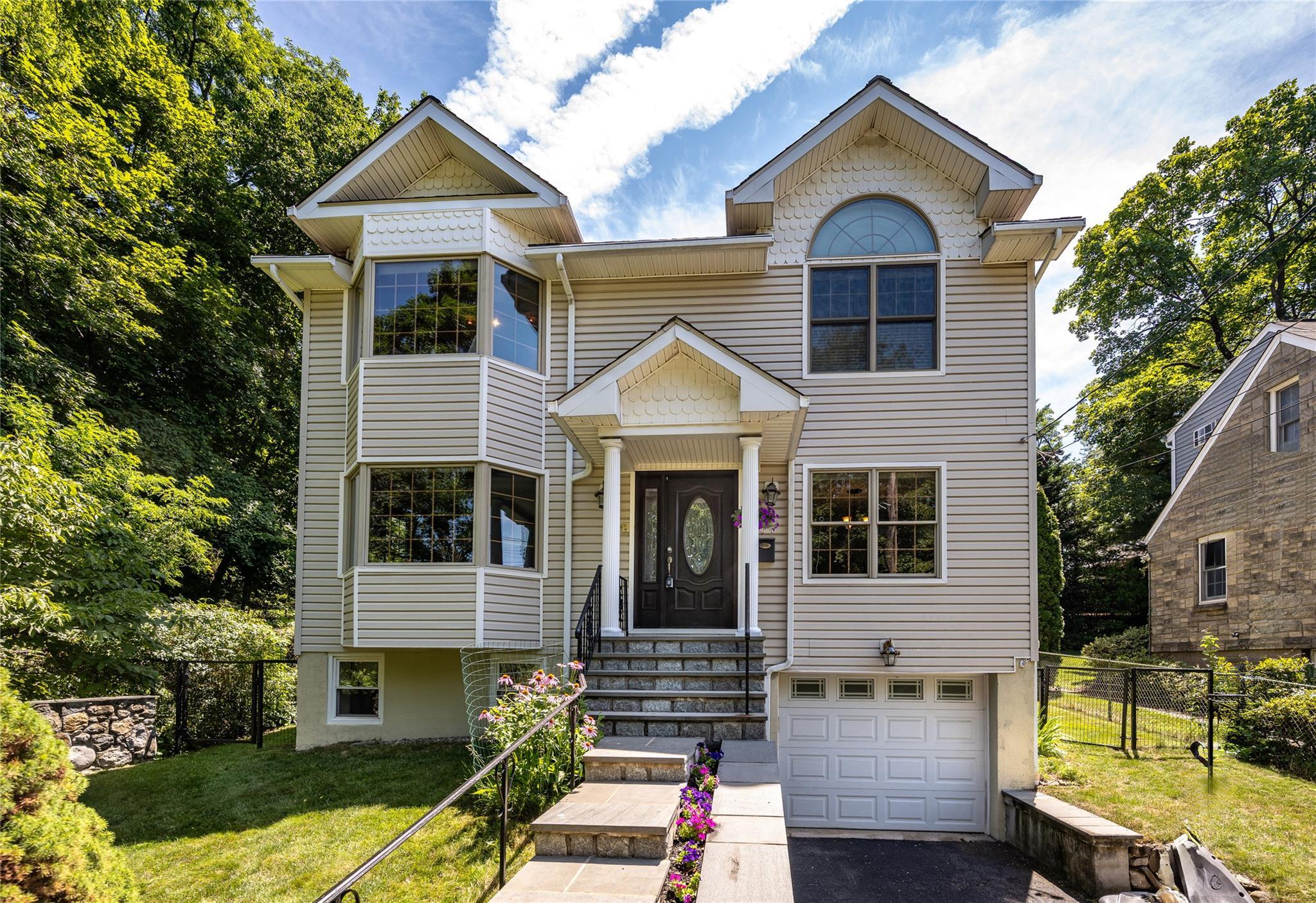 Property Photo:  84 Macarthur Lane  NY 10591 