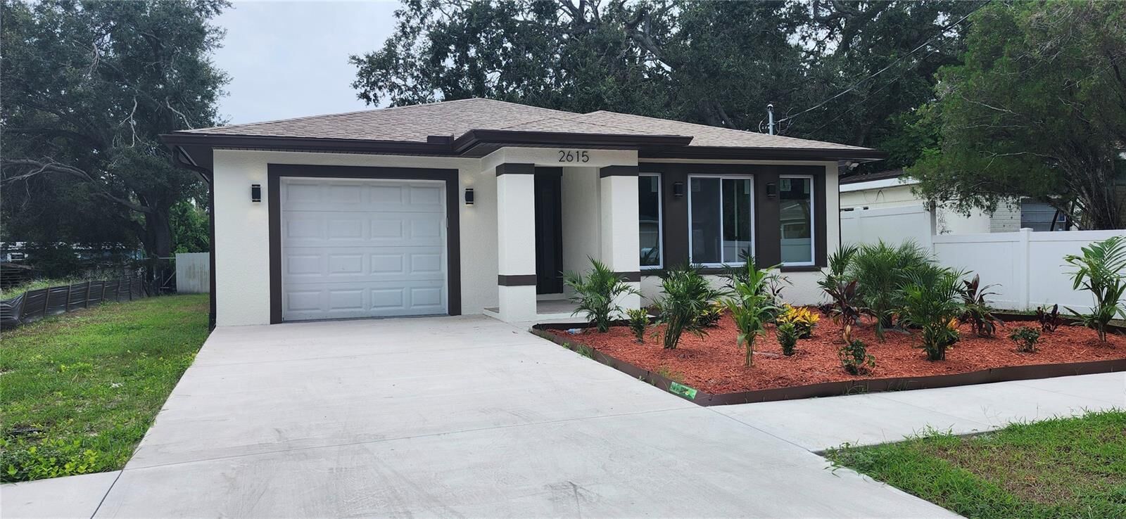 Property Photo:  2615 E 38th Avenue  FL 33610 