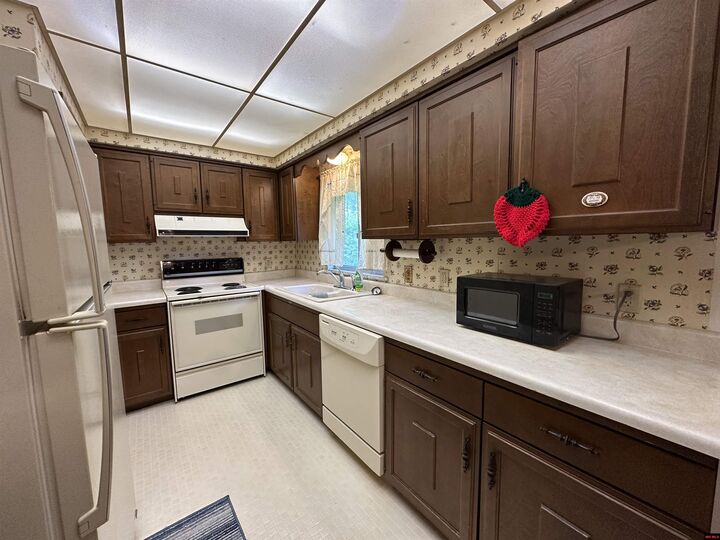 Property Photo:  1121 Meadowbrook Drive  AR 72653 