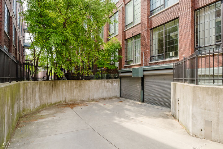 624 E Walnut Street 26  Indianapolis IN 46204 photo