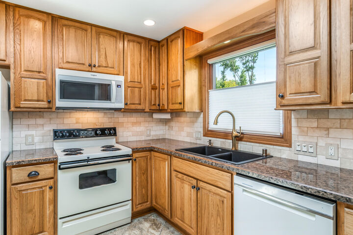 Property Photo:  3805 High Cliff Ct  WI 53083 