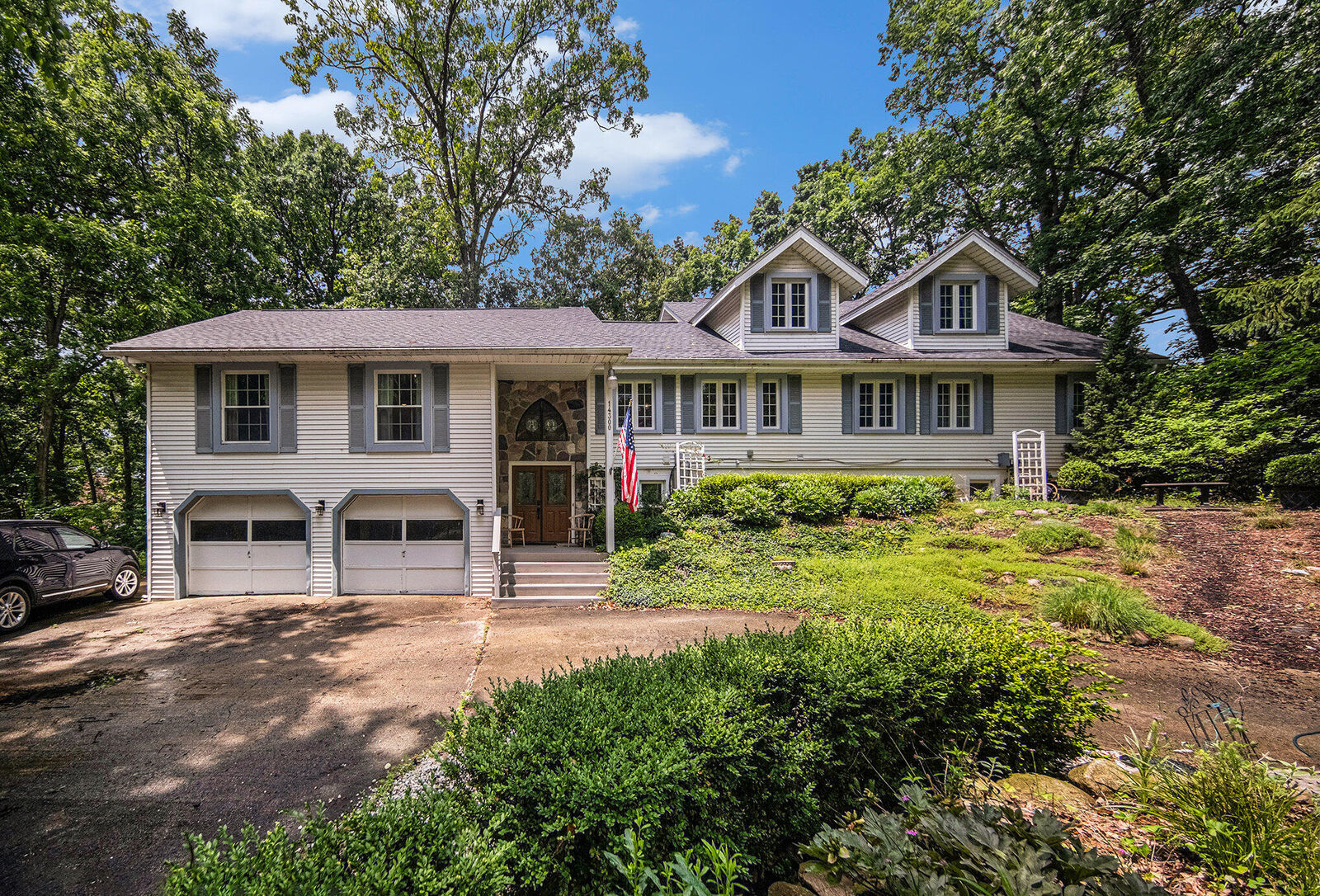 Property Photo: 14300 Ridgemont Street MI 48137