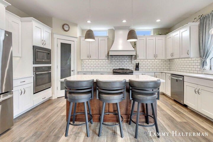 Property Photo: 6129 W Bay Court MI 49426