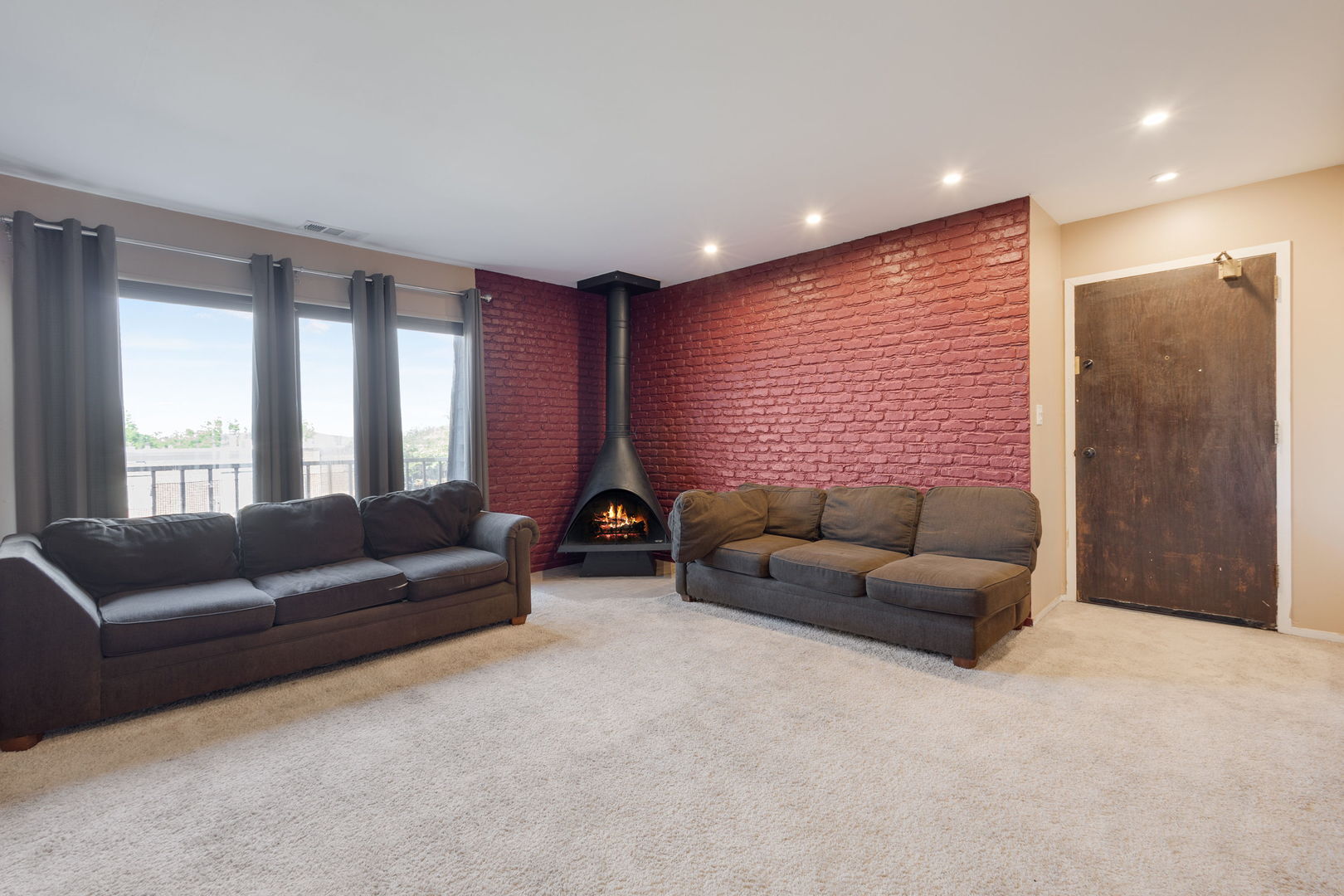 Property Photo:  717 Tipperary Court 2B  IL 60193 