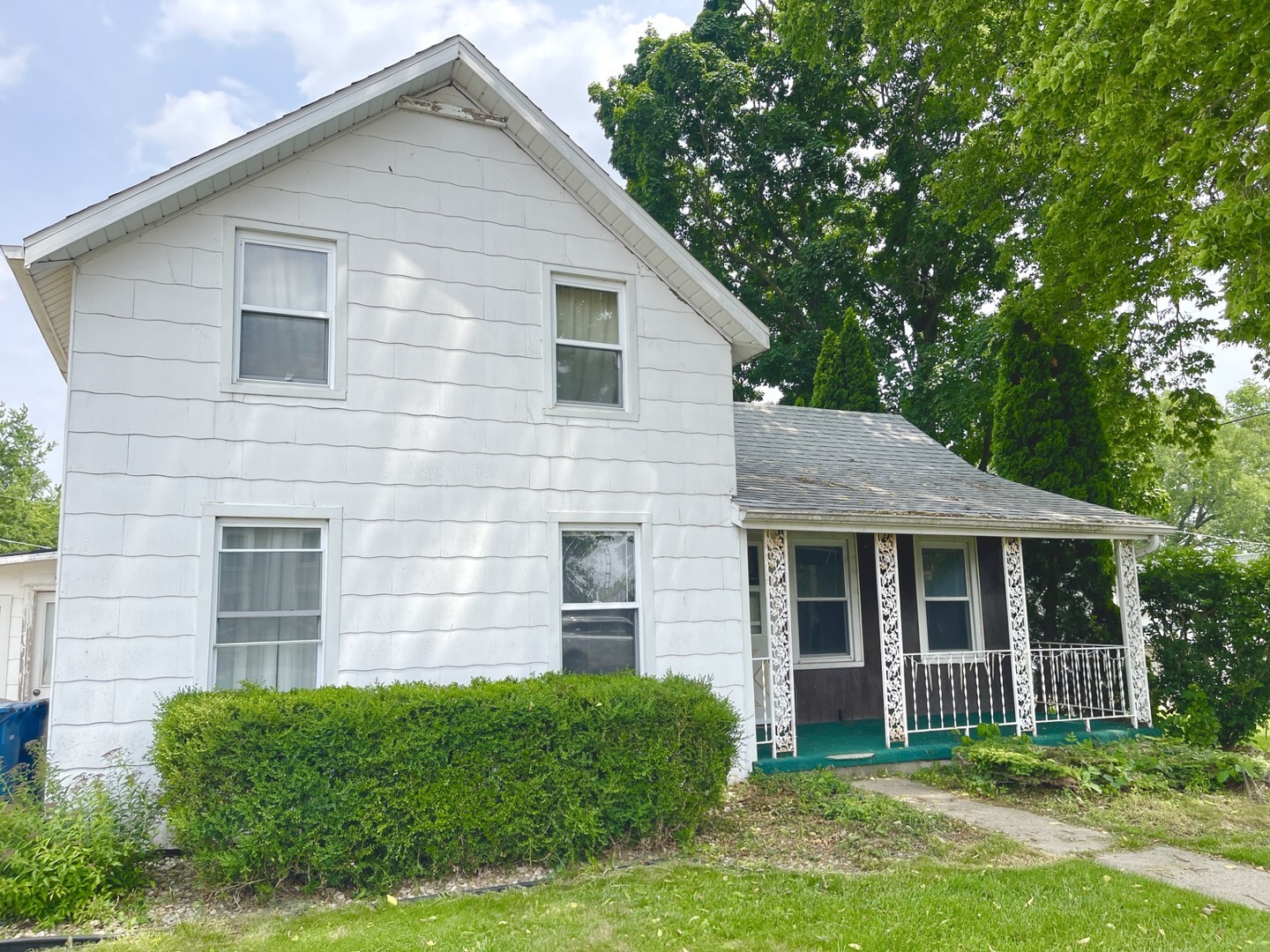 Property Photo: 218 S Oneca Street IL 61370