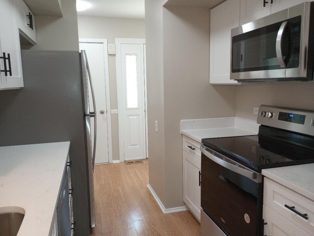 Property Photo: 110 Queens Cove IL 60010