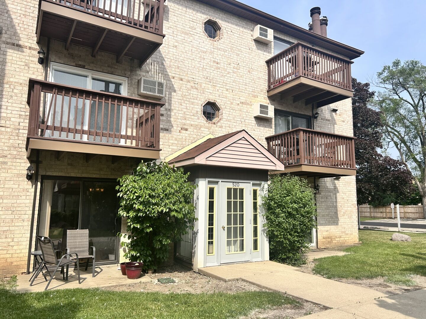 Property Photo:  520 E Spruce Drive 2A  IL 60074 