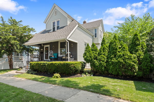 Property Photo: 3621 Vernon Avenue IL 60513