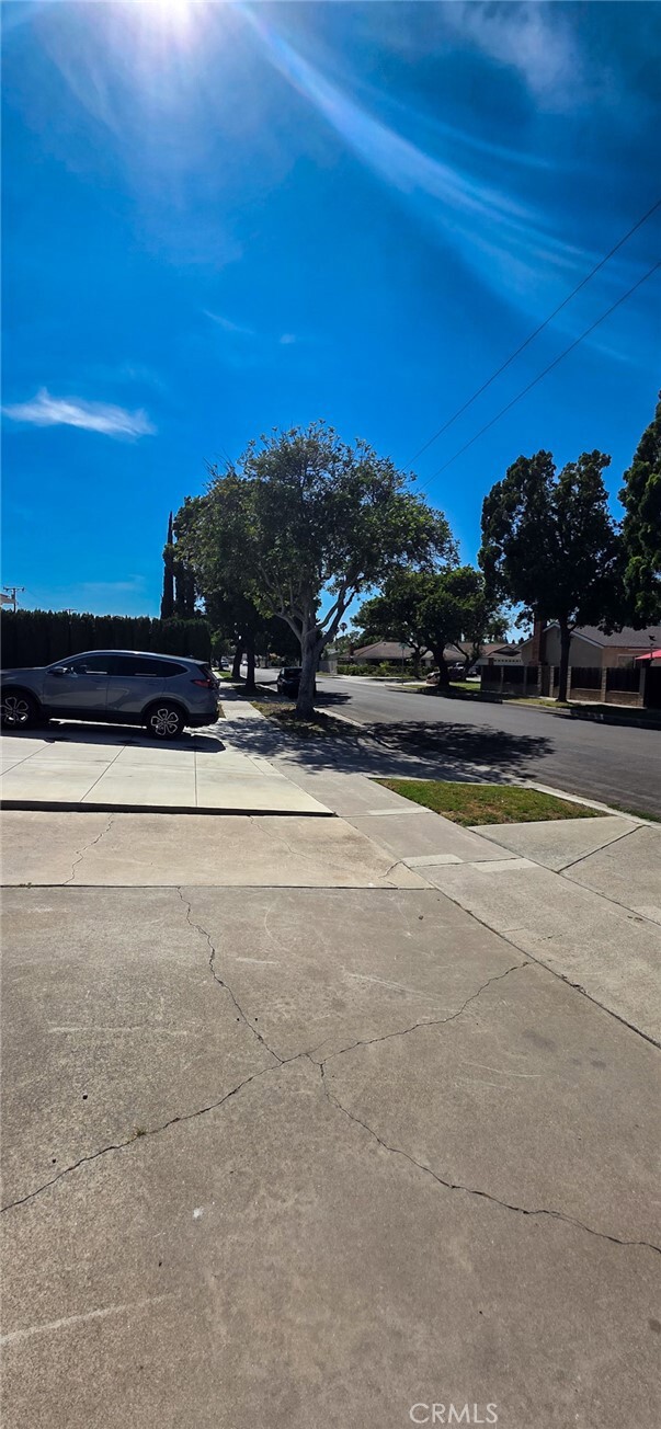 Property Photo: 1502 W Hemlock Way CA 92704