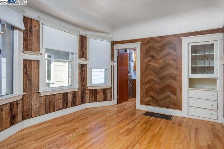 Property Photo:  1424 Walnut St  CA 94501 
