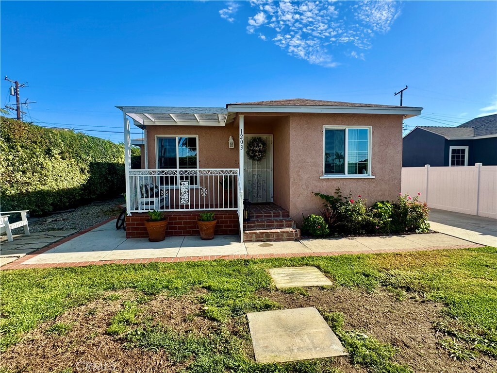 Property Photo:  1203 W 134th Place  CA 90222 