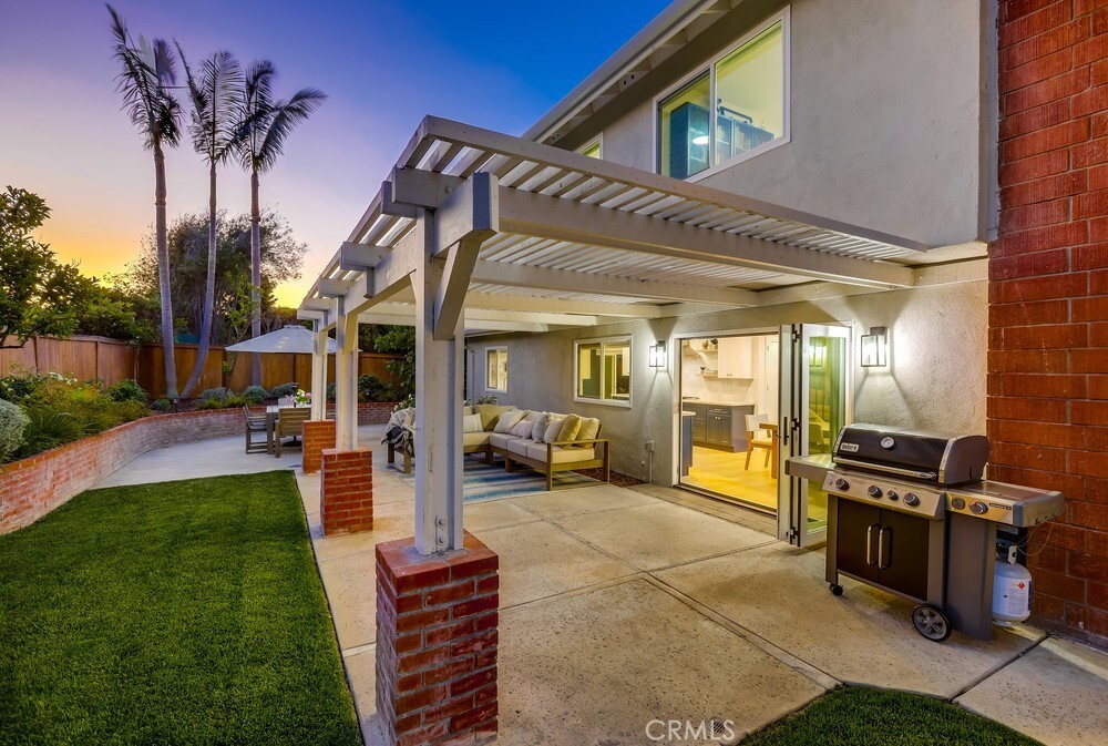 Property Photo: 5812 Carbeck CA 92648