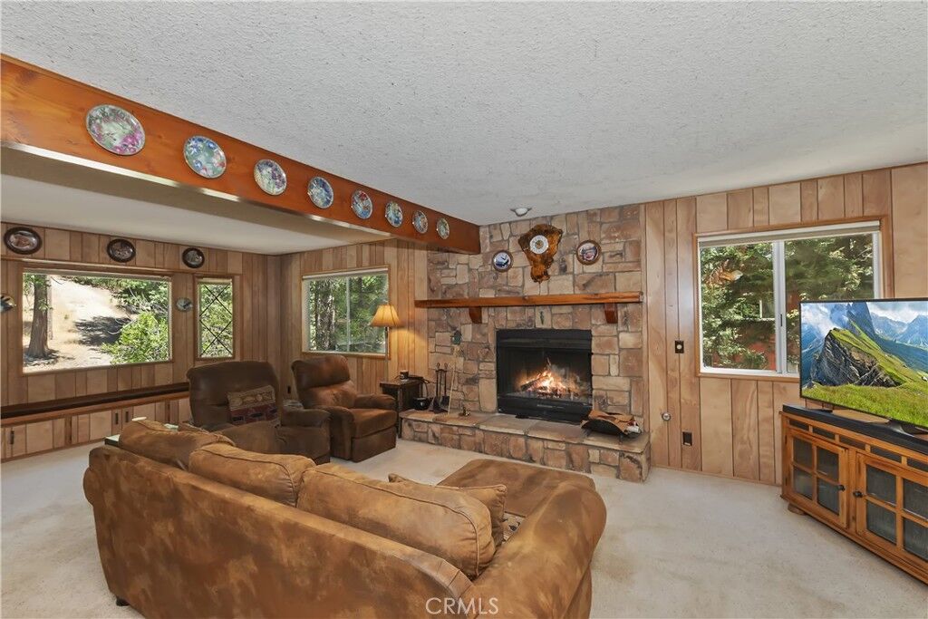 Property Photo: 325 Brentwood CA 92352