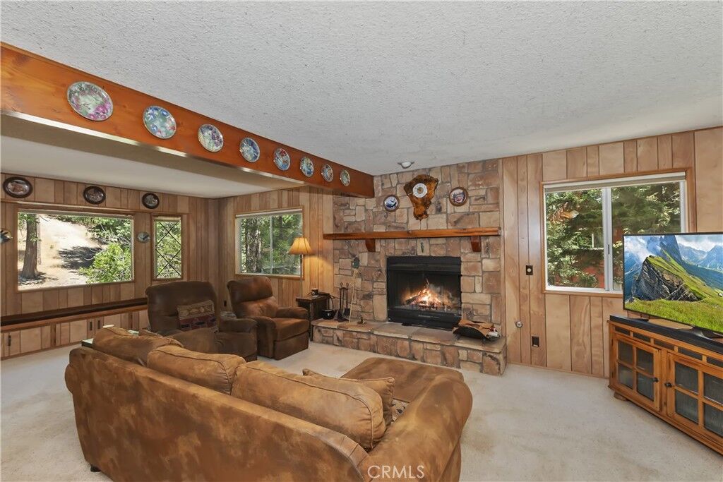 Property Photo: 325 Brentwood CA 92352