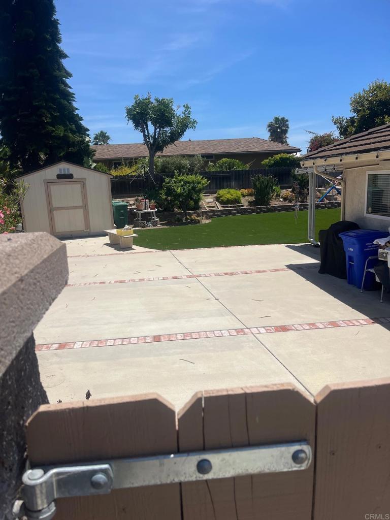 Property Photo: 4906 Via Hinton CA 92008