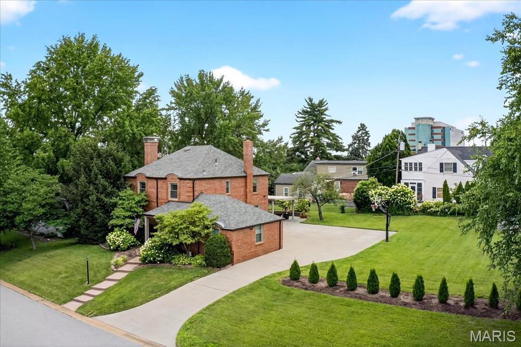 Property Photo: 42 Hanley Downs MO 63117