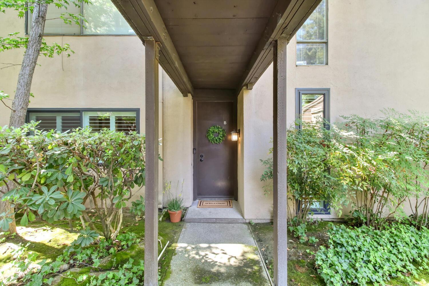 Property Photo: 608 Woodside Sierra 5 CA 95825