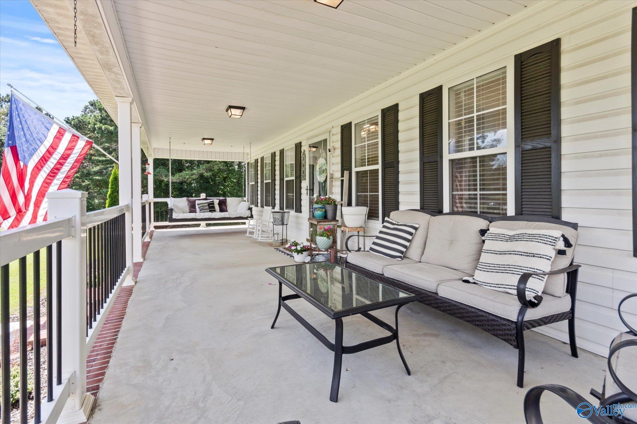 Property Photo: 281 Garden Gate Circle AL 35962