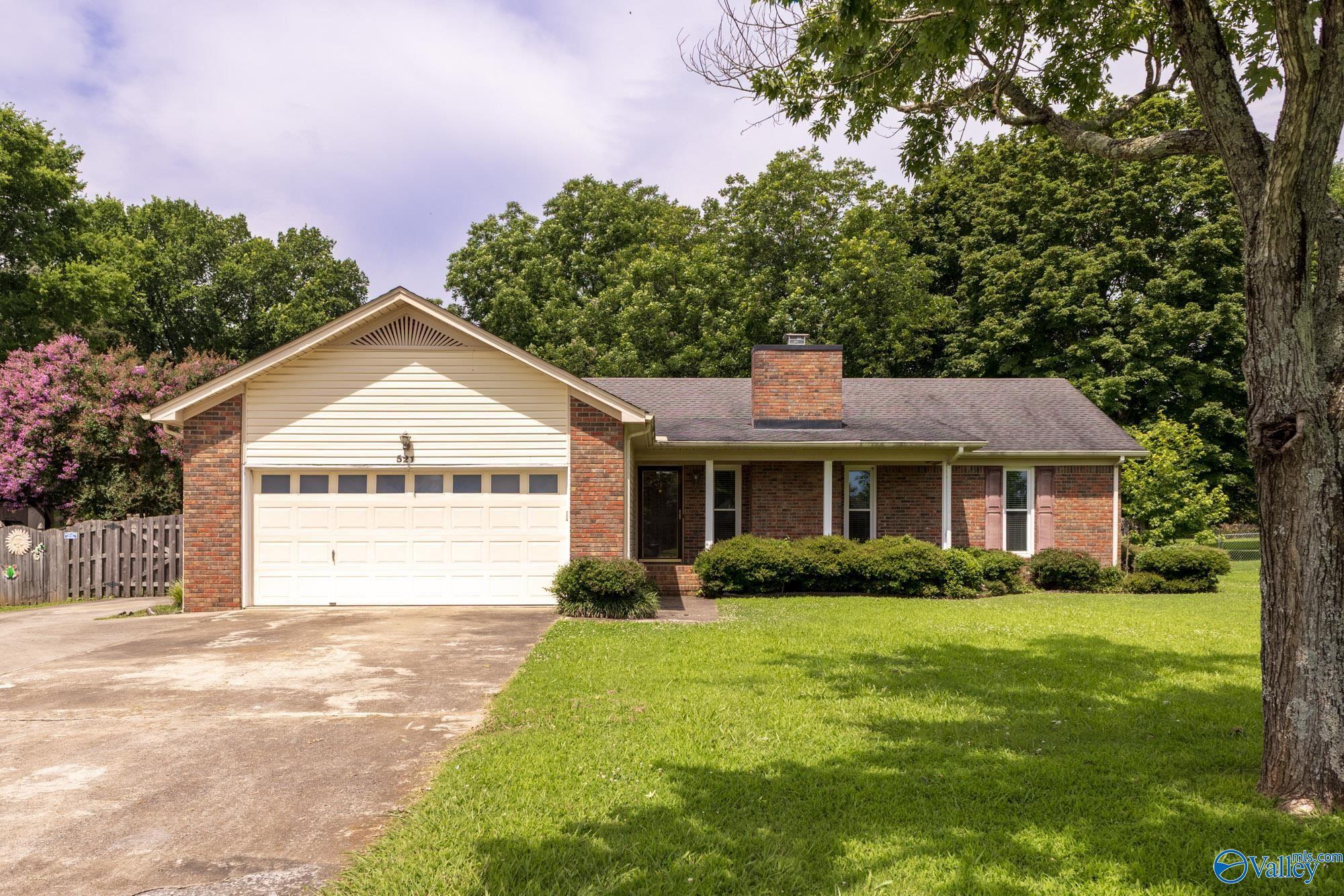 Property Photo: 521 Bell Circle AL 35811