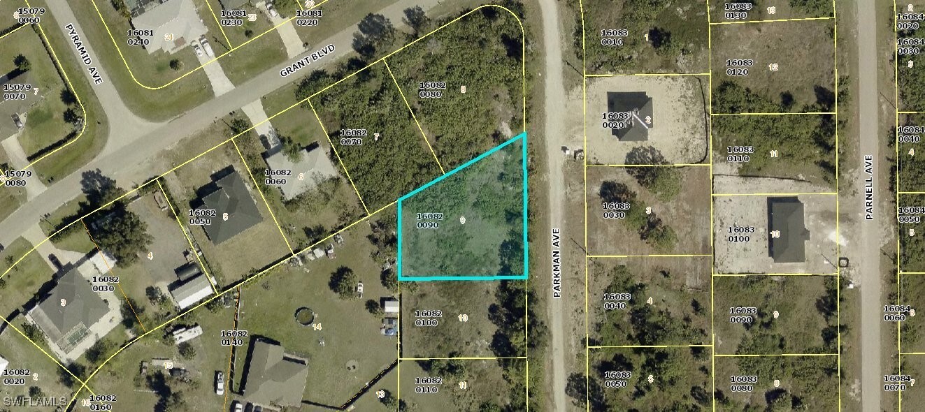 Property Photo: 428 Parkman Avenue FL 33974