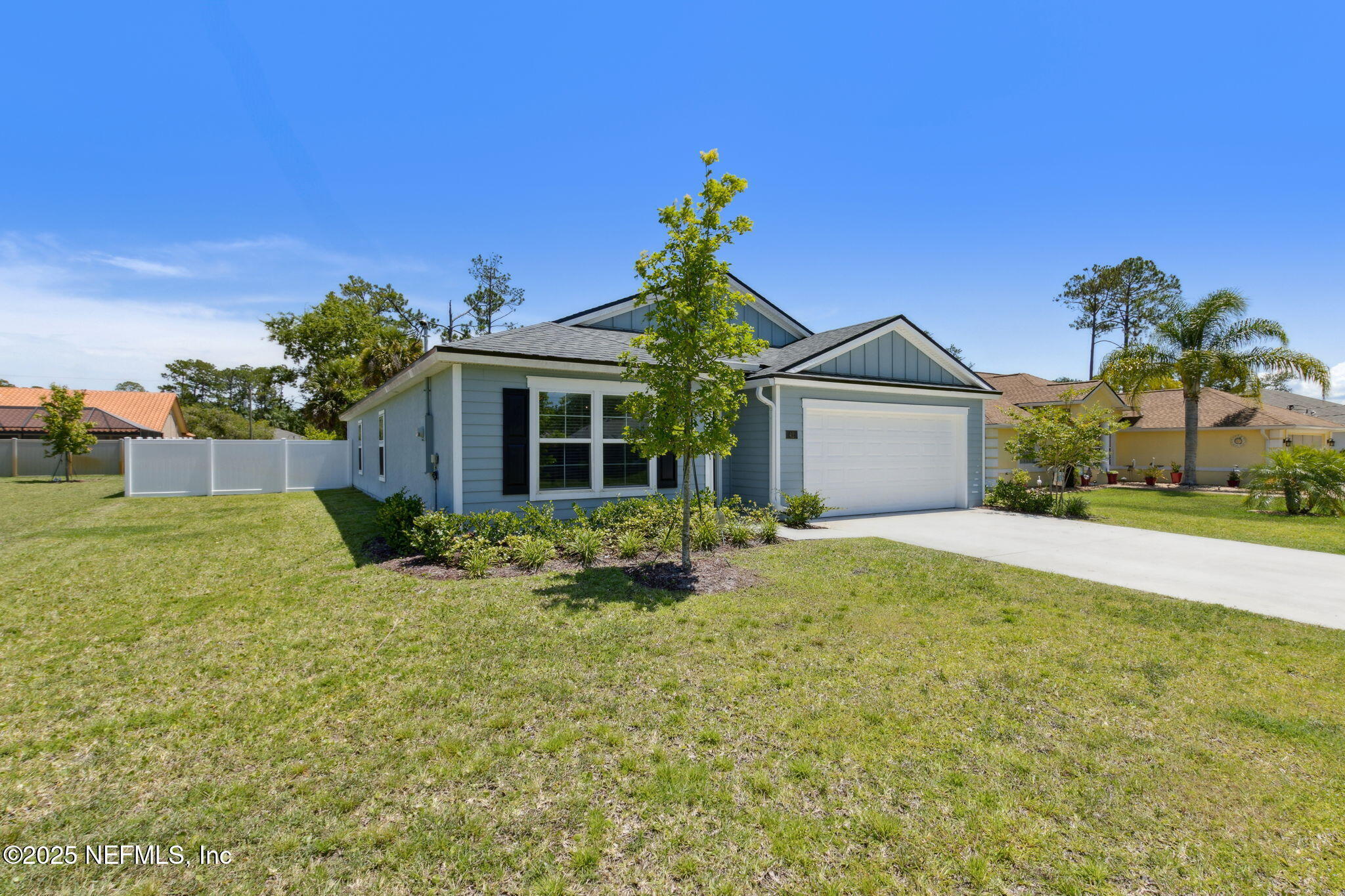 Property Photo: 42 Barrington Drive FL 32137