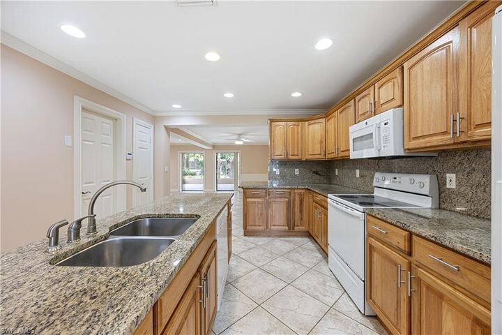 Property Photo:  1120 Ridge St  FL 34103 