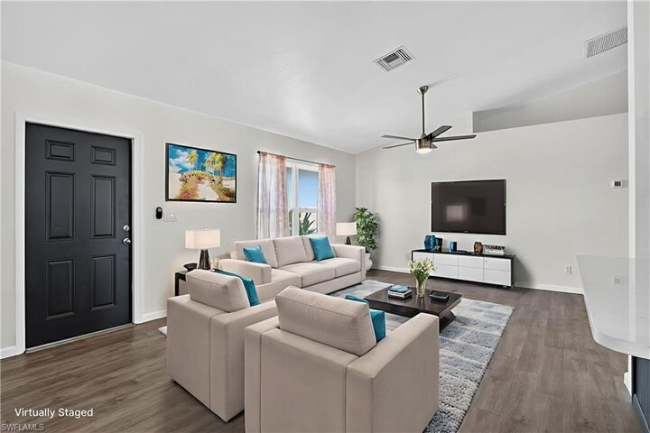 Property Photo:  1905 SW 11th St  FL 33991