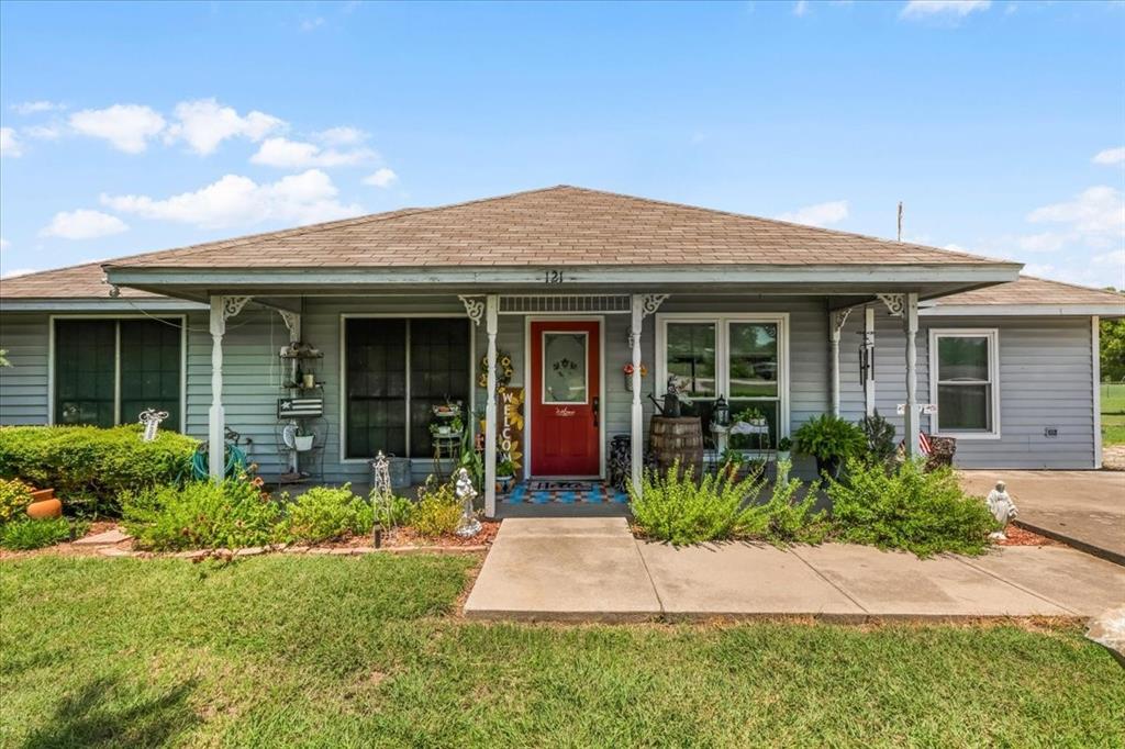 Property Photo: 121 Kinbrook Lane TX 76087